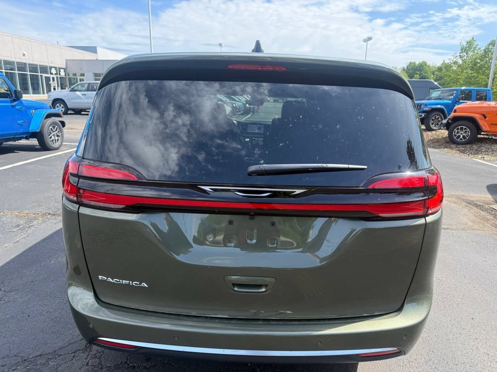 New 2027 Chrysler Pacifica Select FWD image 6