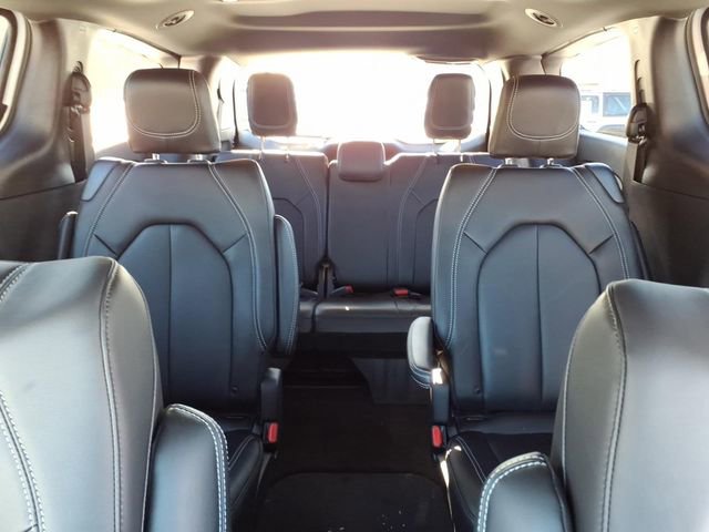New 2026 Chrysler Pacifica Select image 27