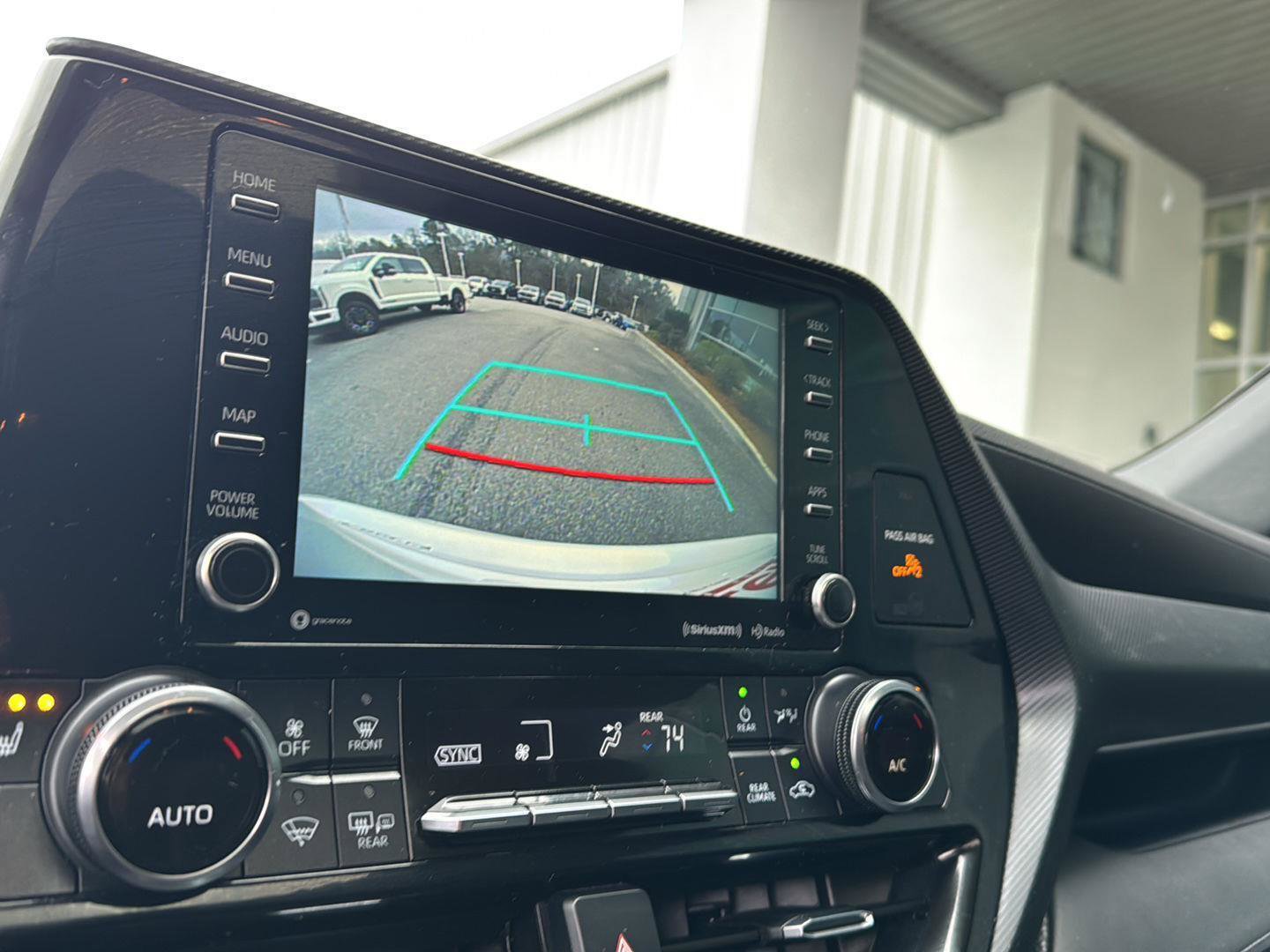 Used 2022 Toyota Highlander XSE image 24