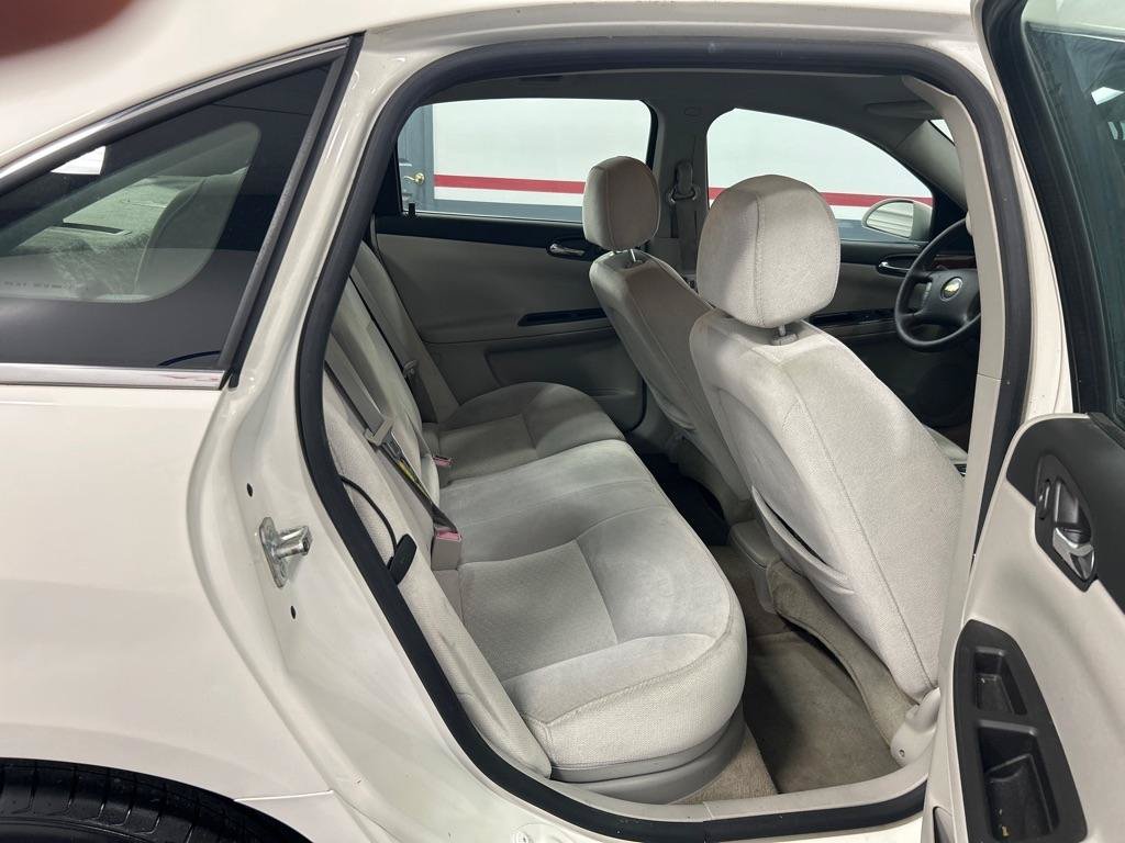 Used 2007 Chevrolet Impala LT FWD image 10