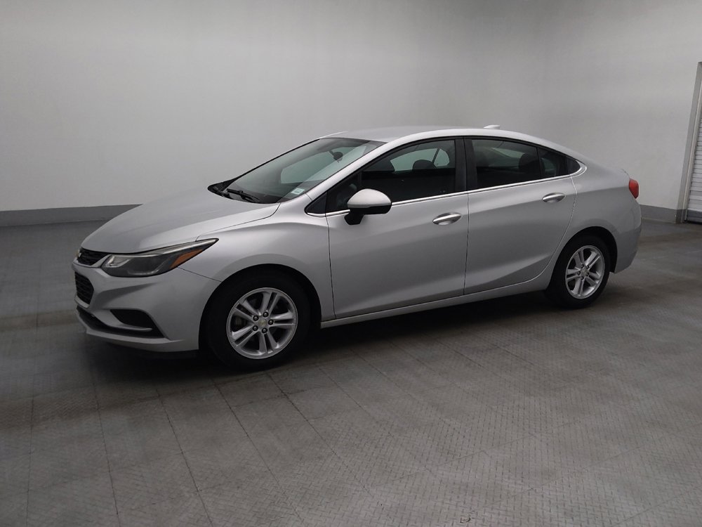 Used 2017 Chevrolet Cruze LT FWD image 2