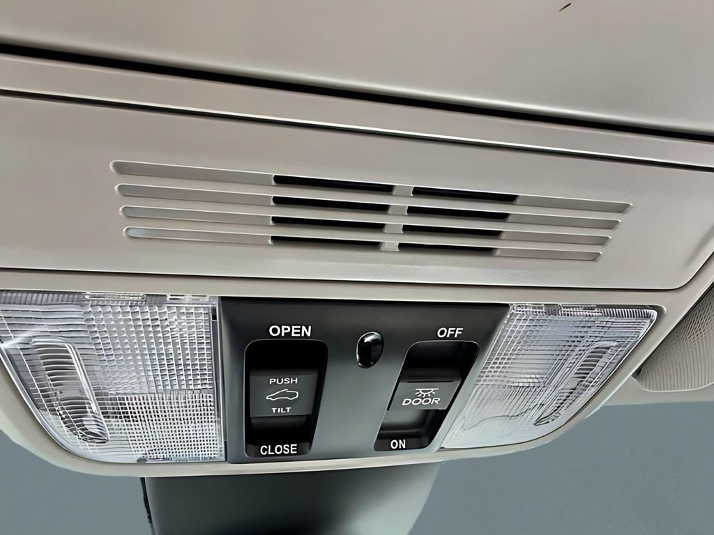 Used 2025 Honda Odyssey EX-L image 23