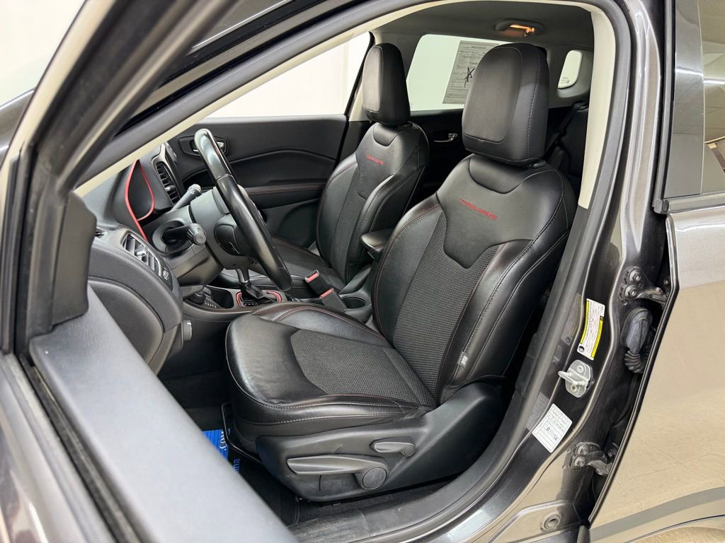Used 2020 Jeep Compass Trailhawk image 18
