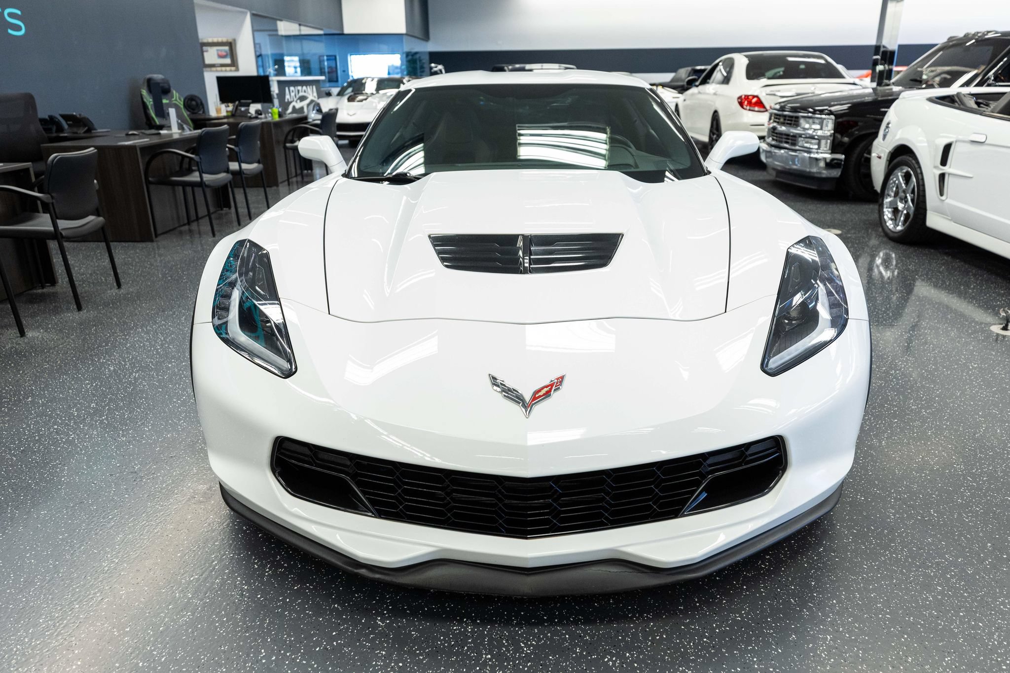 Used 2016 Chevrolet Corvette Z06 w/ Chrome Badge Package RWD image 2