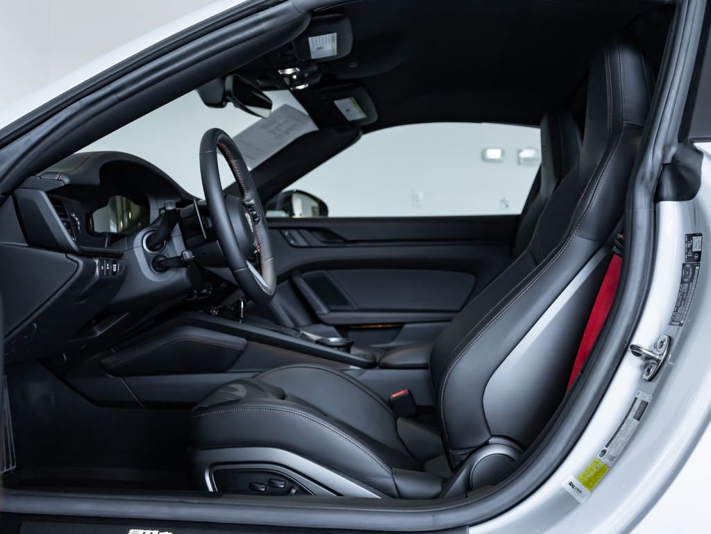 Certified 2026 Porsche 911 Targa 4 GTS image 5