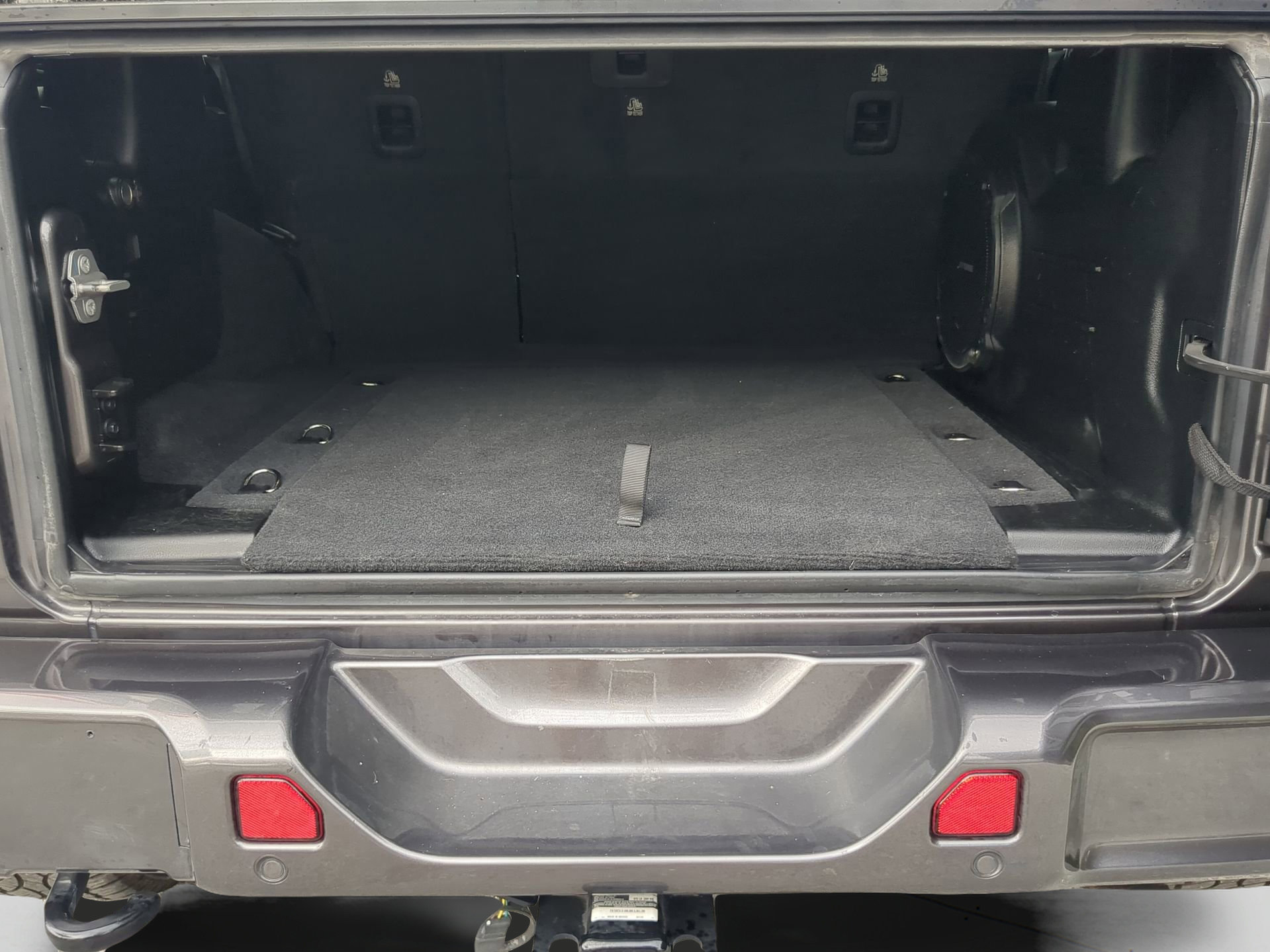 Used 2021 Jeep Wrangler Unlimited Sahara image 38