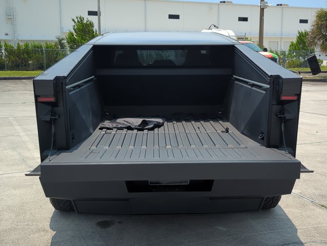Used 2024 Tesla Cybertruck AWD Crew Cab image 6