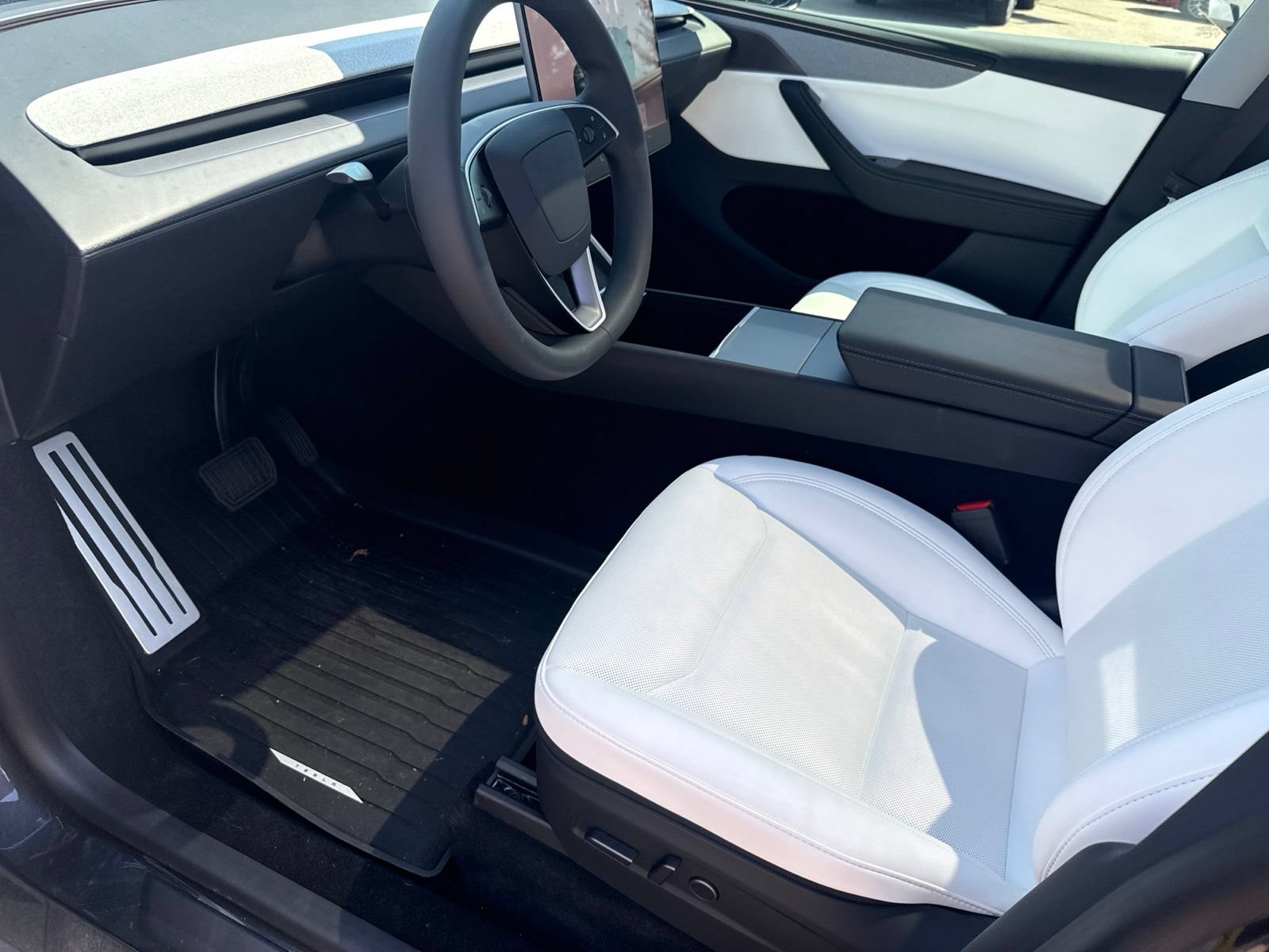 Used 2026 Tesla Model Y Long Range AWD/4WD image 9