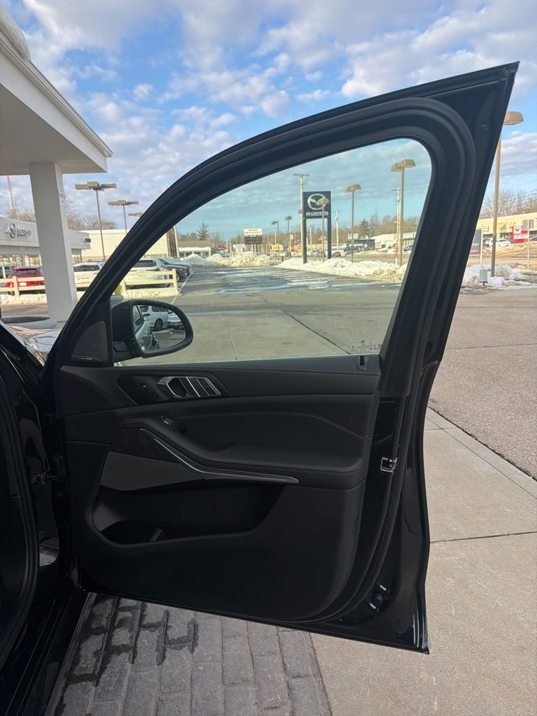 New 2026 BMW X7 xDrive40i w/ Premium Package image 29