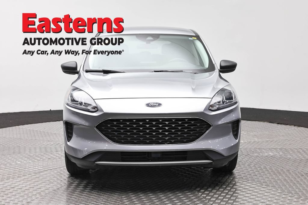 Used 2022 Ford Escape SE FWD image 2