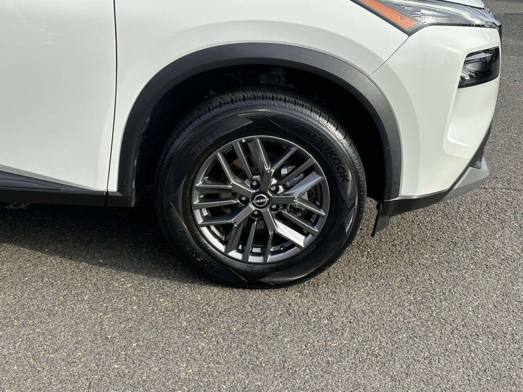 Used 2023 Nissan Rogue S FWD image 7