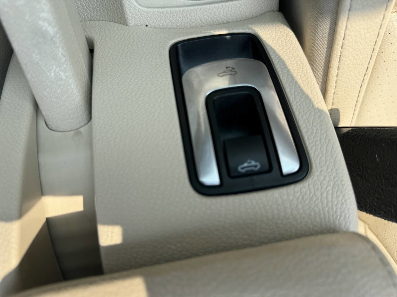 Used 2008 Volkswagen Eos Komfort image 36