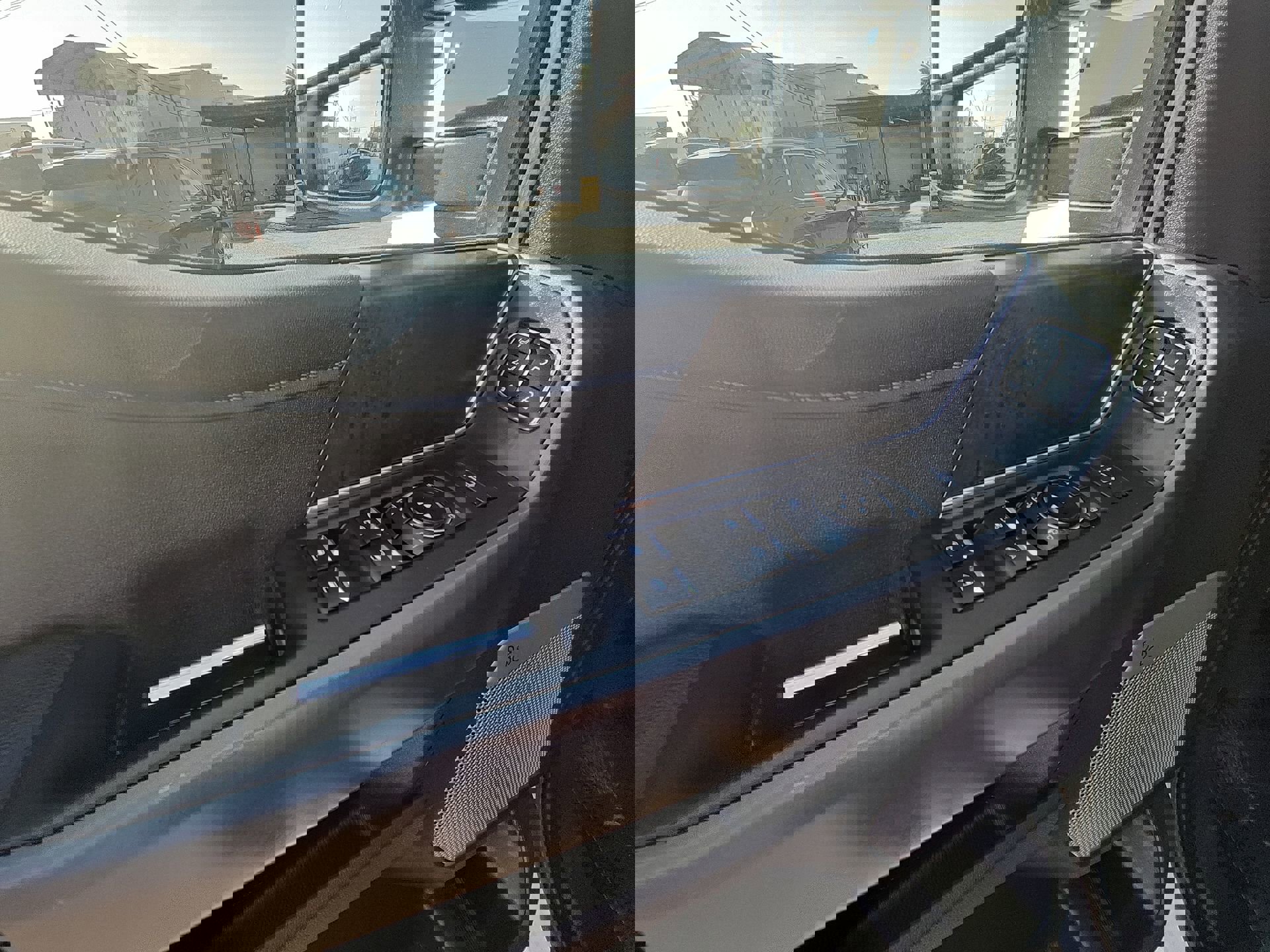 Used 2024 Ford F350 Lariat w/ Lariat Ultimate Package image 15