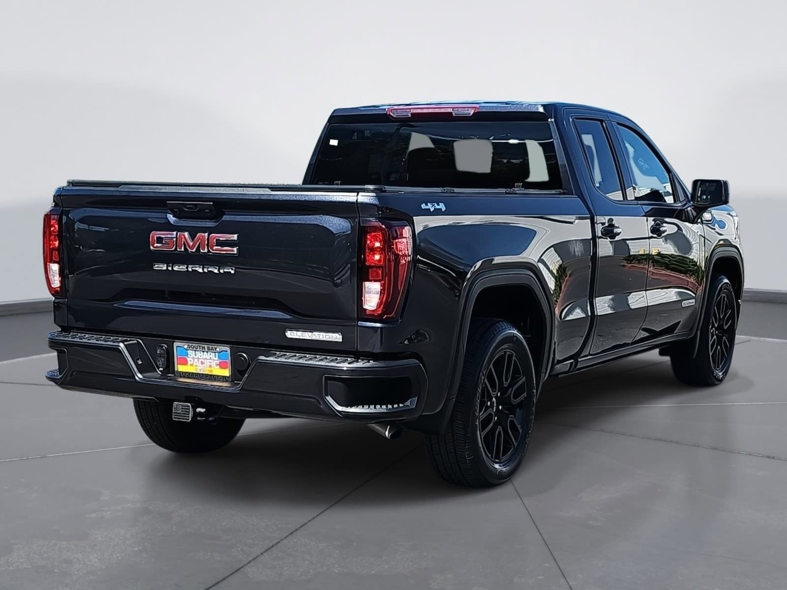 Used 2025 GMC Sierra 1500 Elevation image 3