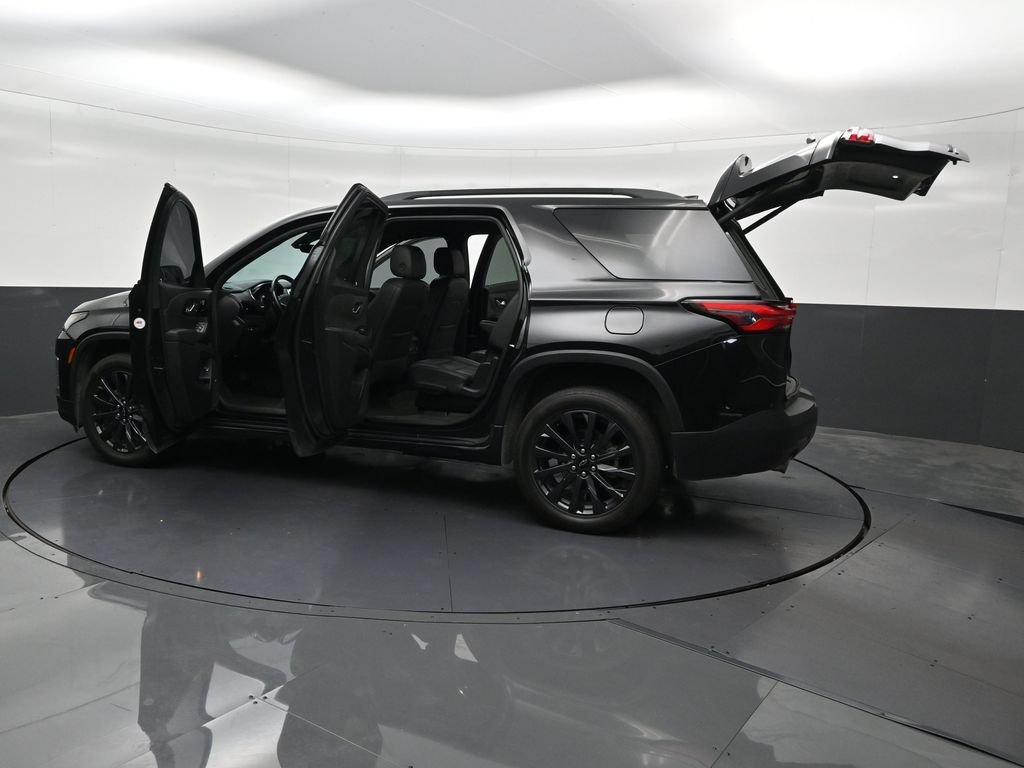 Used 2024 Chevrolet Traverse RS FWD image 39