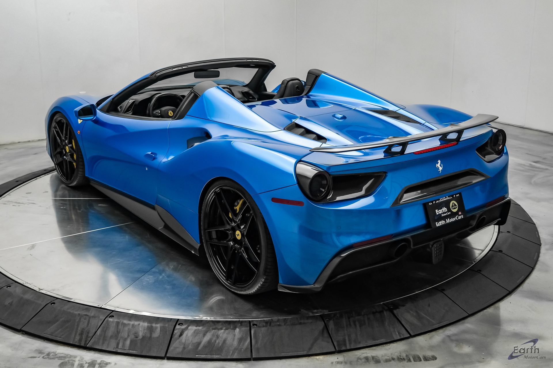 Used 2017 Ferrari 488 Spider RWD image 15