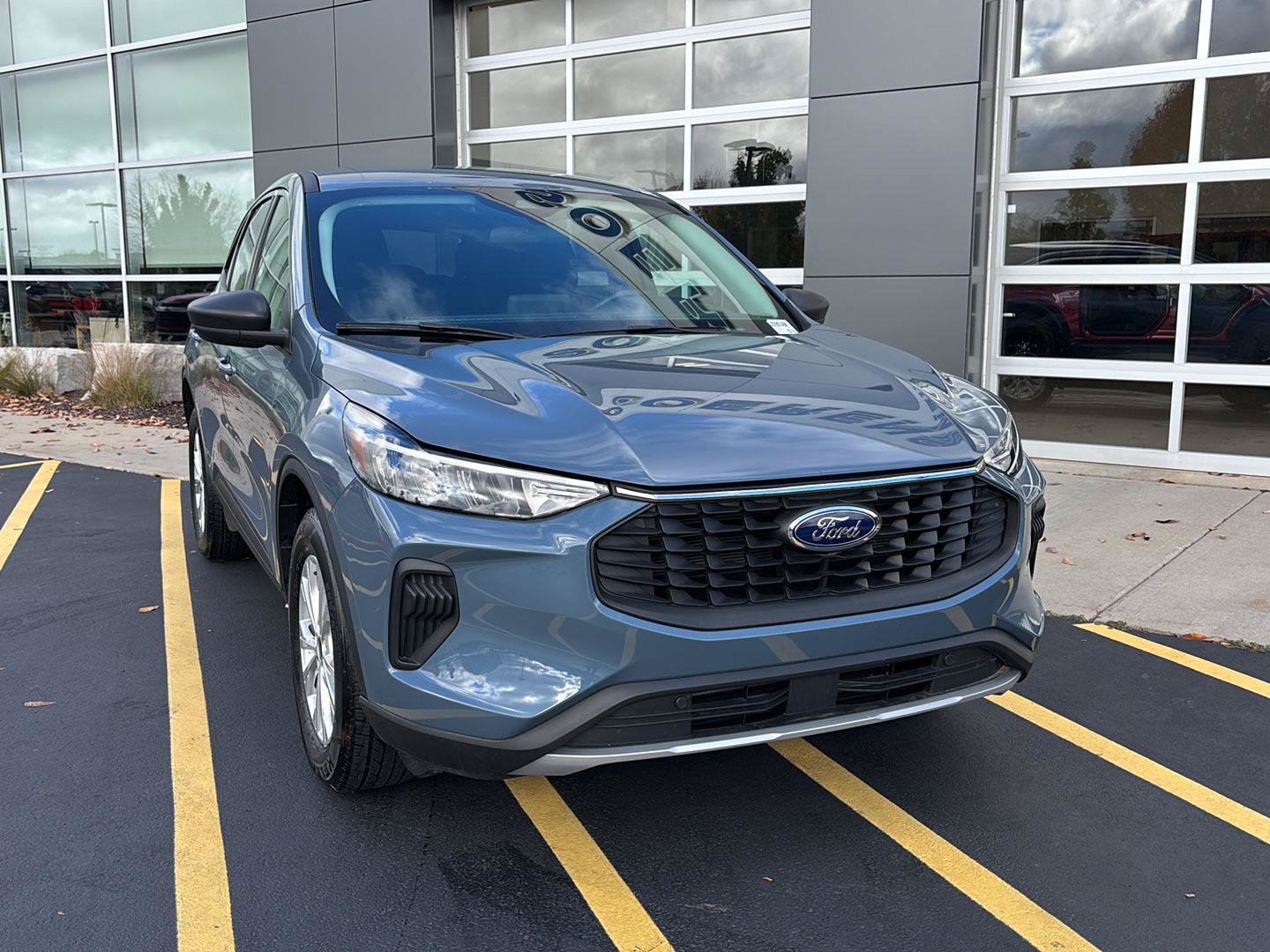Used 2023 Ford Escape Active AWD/4WD image 4