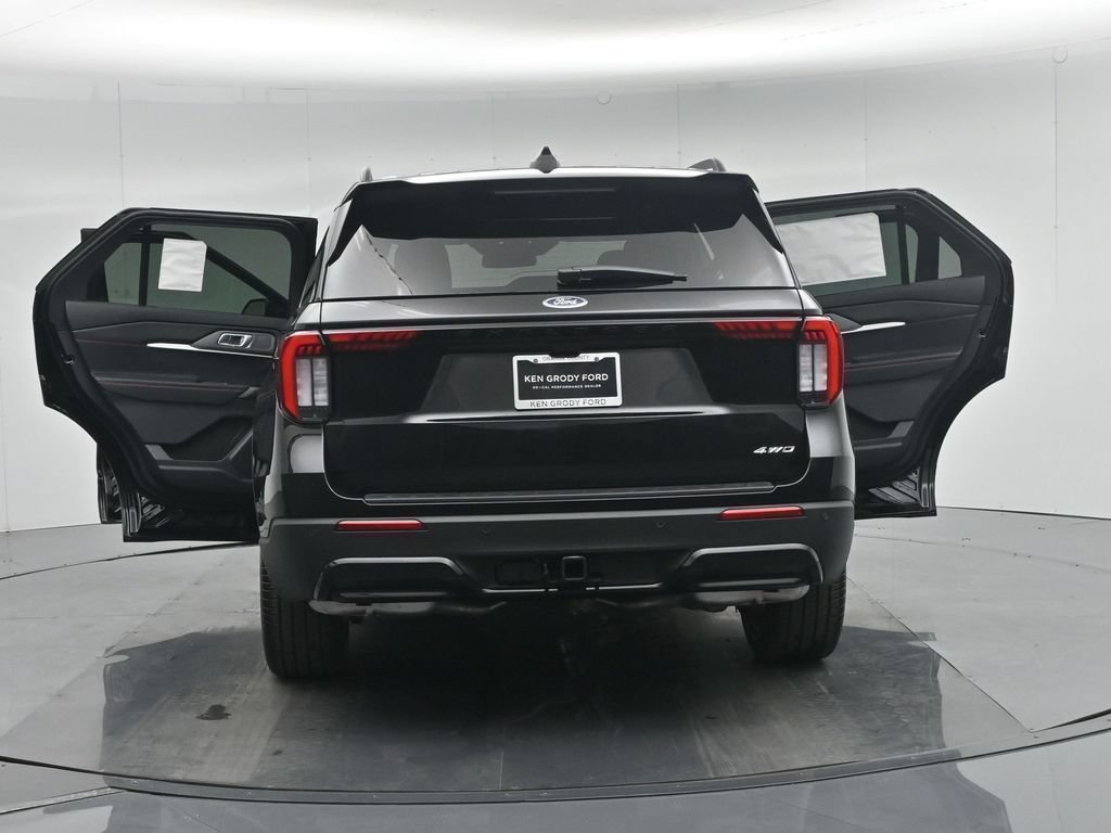 New 2026 Ford Explorer ST-Line w/ ST-Line Street Pack AWD/4WD image 48