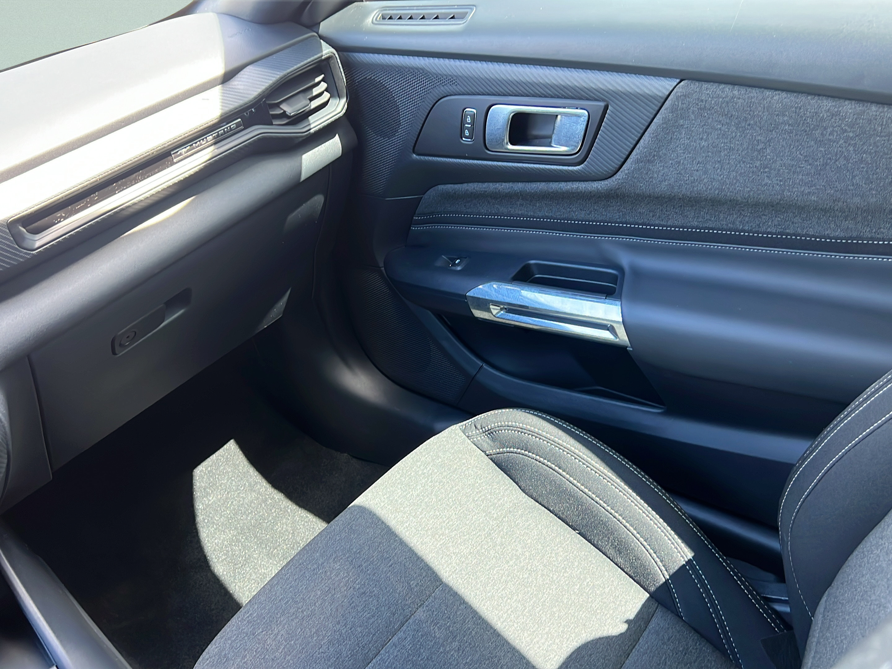 Used 2024 Ford Mustang Coupe RWD image 12