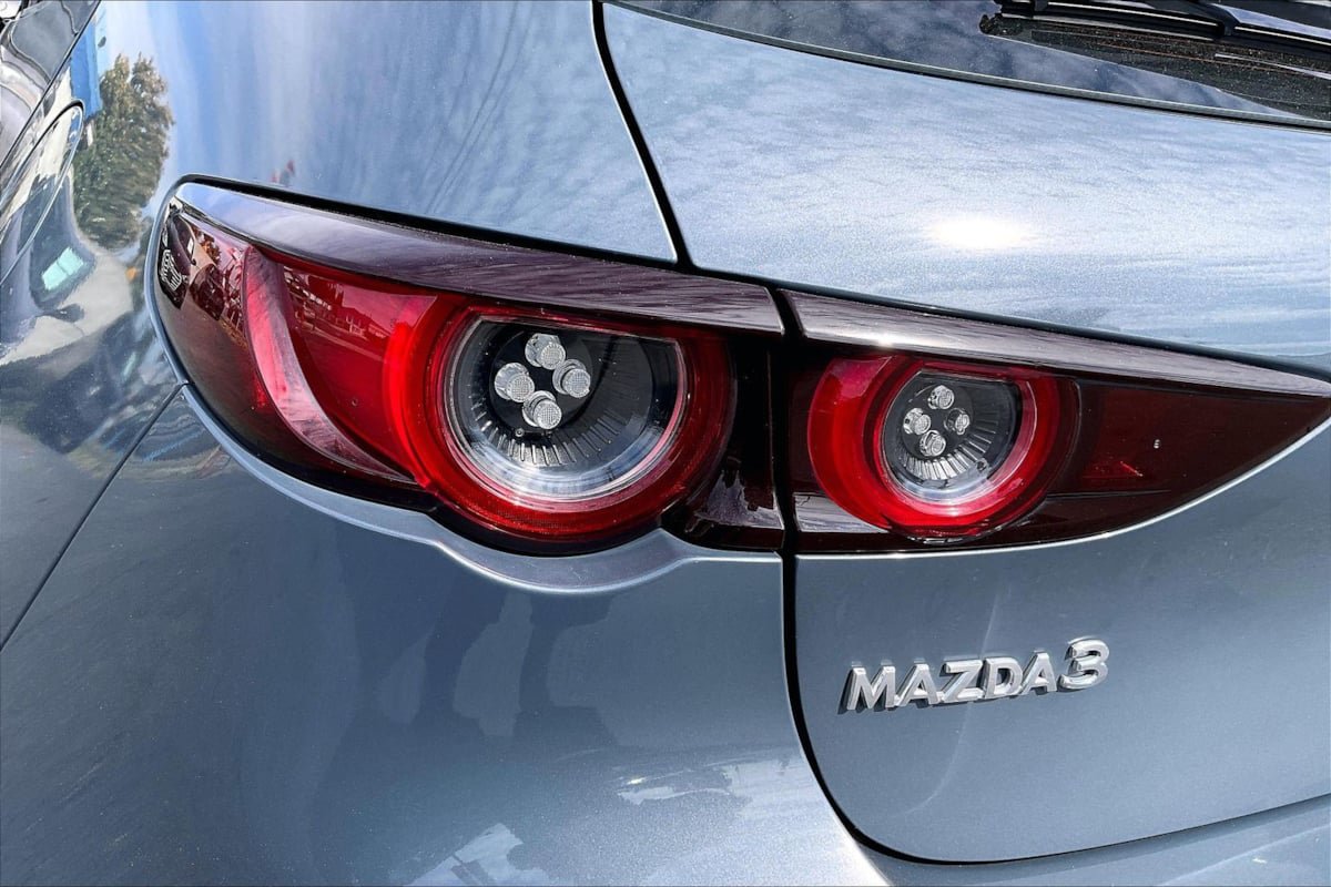 Used 2021 MAZDA MAZDA3 s FWD image 30