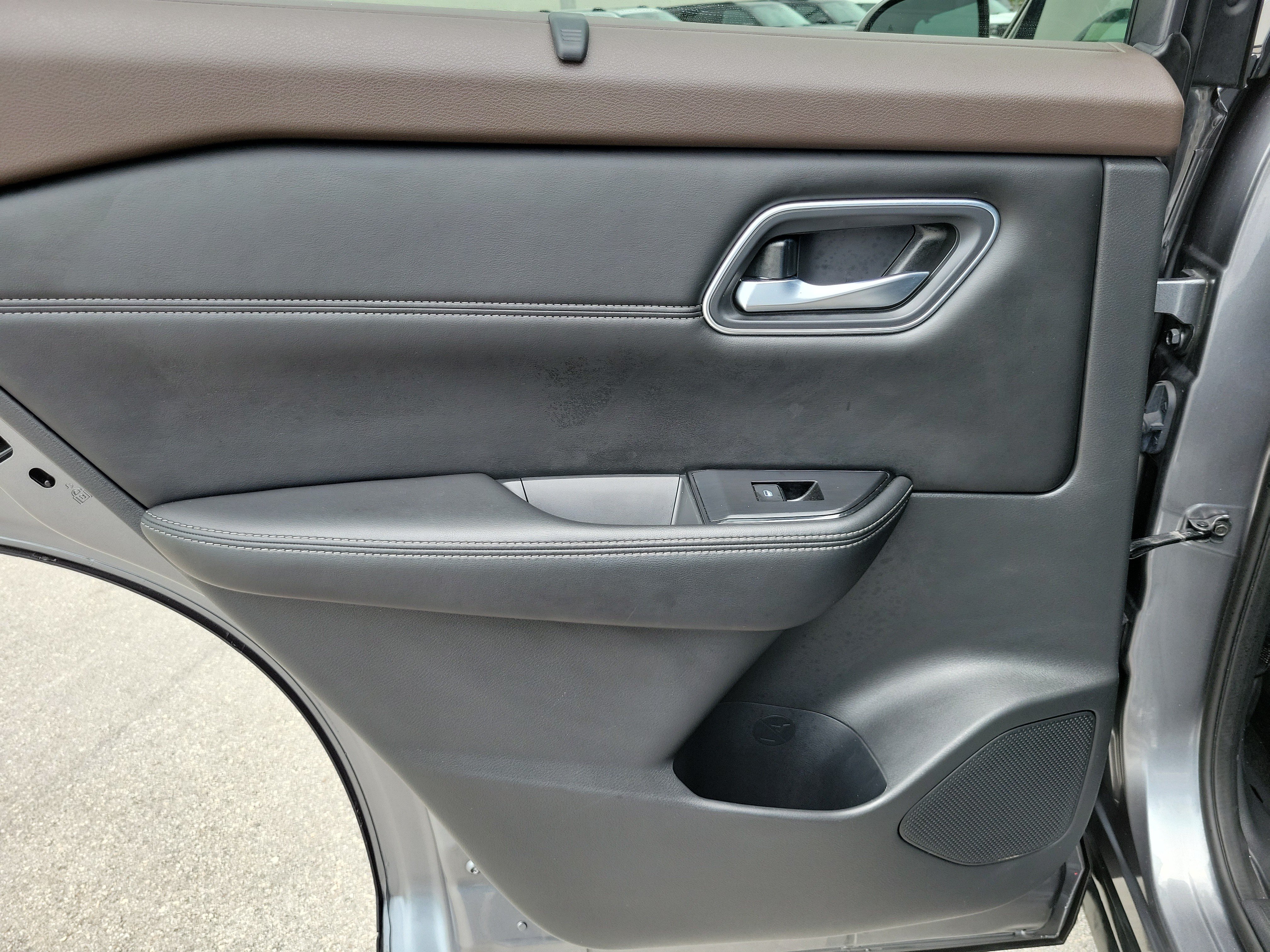 Used 2021 Nissan Rogue SV w/ Premium Package FWD image 29