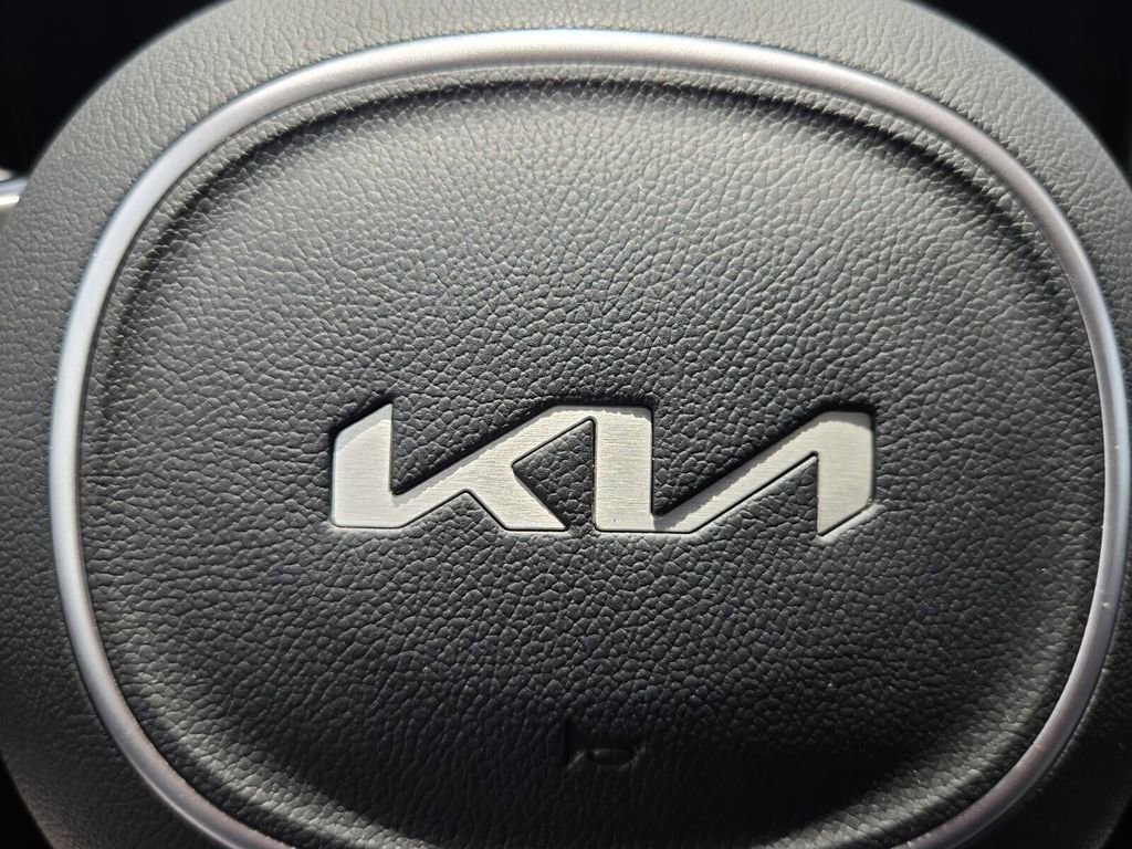 Used 2023 Kia Sorento S w/ Panoramic Sunroof Package AWD/4WD image 29