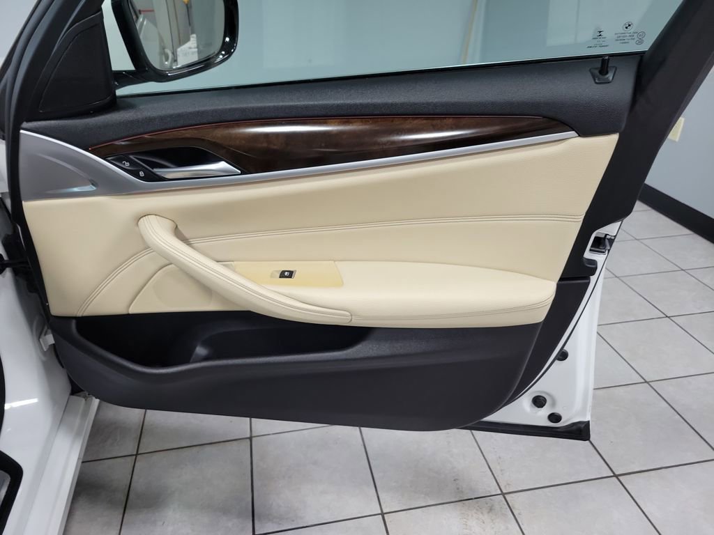 Used 2018 BMW 530i xDrive image 23