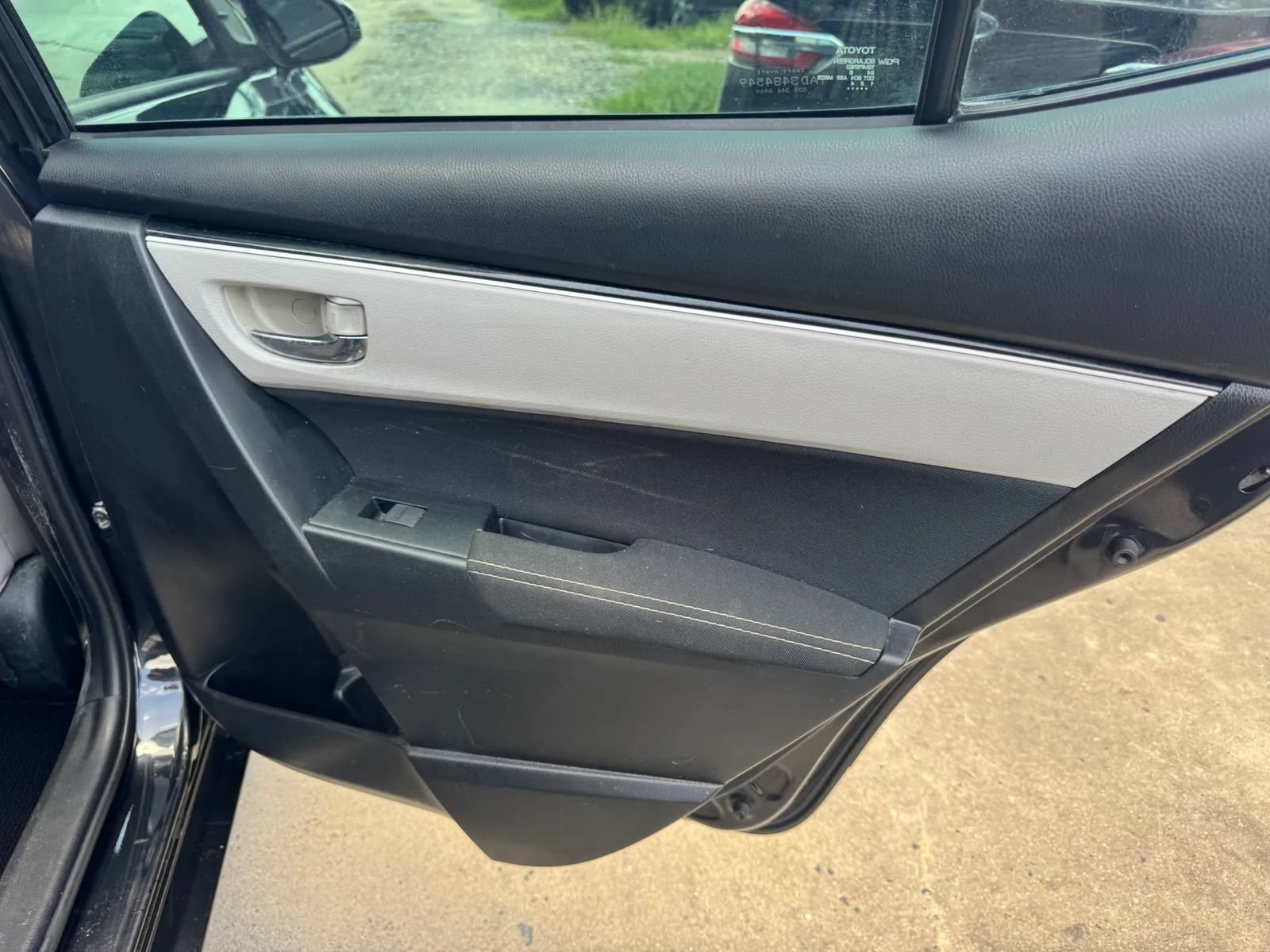 Used 2017 Toyota Corolla LE FWD image 21