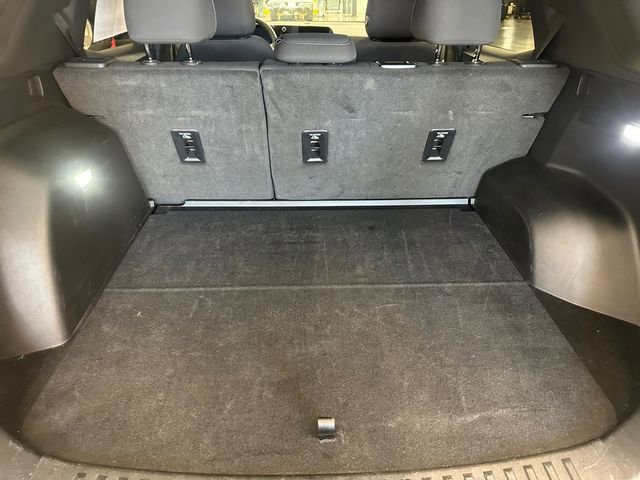 Used 2025 Chevrolet Equinox LT AWD/4WD image 16