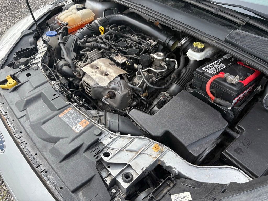 Used 2018 Ford Focus SE w/ SE Appearance Package image 24