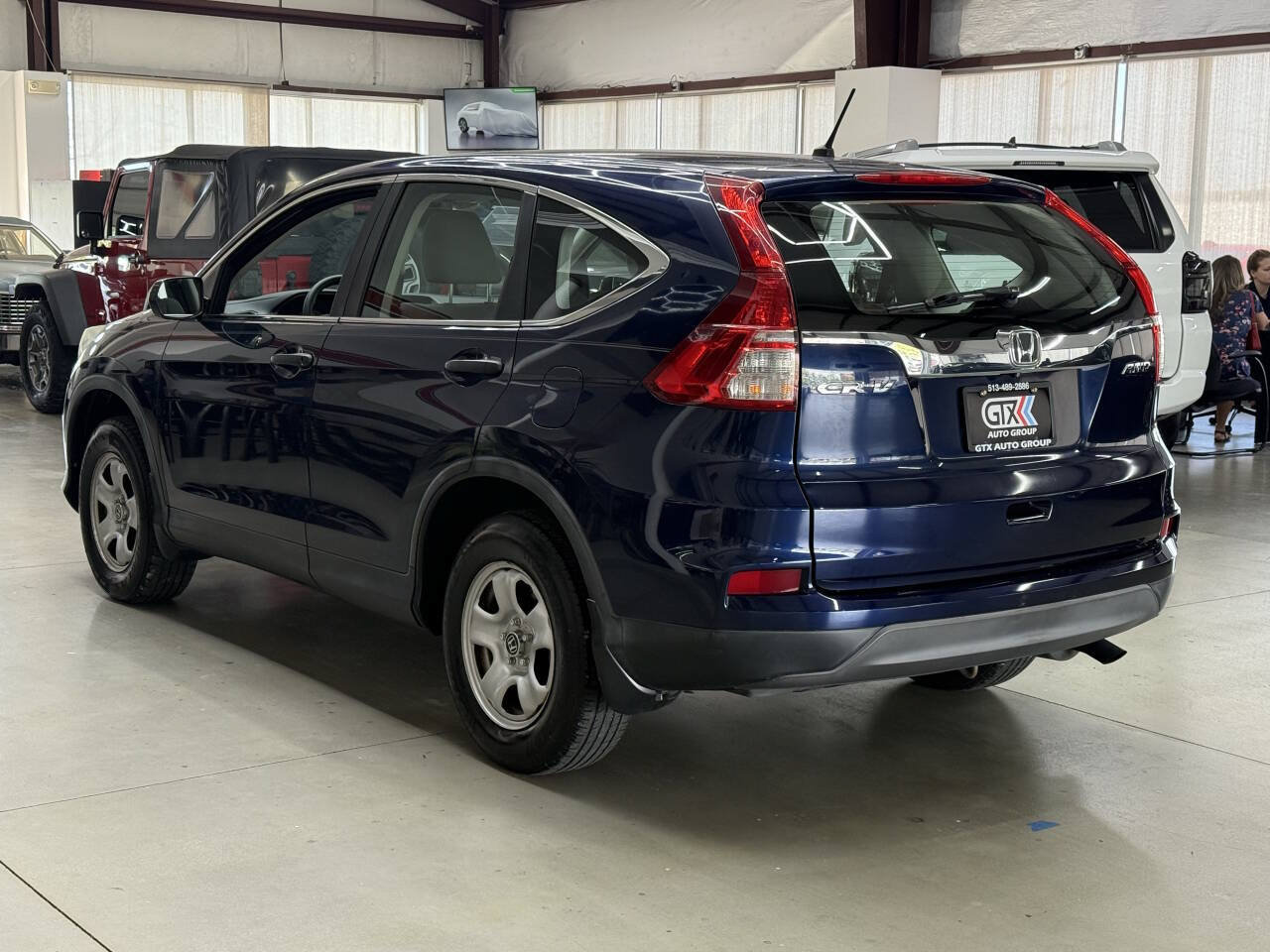 Used 2015 Honda CR-V LX image 4