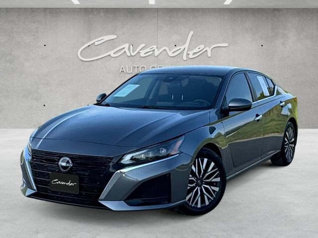 Used 2023 Nissan Altima 2.5 SV FWD image 1