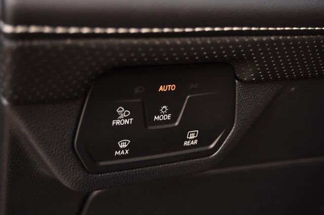 New 2026 Volkswagen Atlas Cross Sport SE image 11