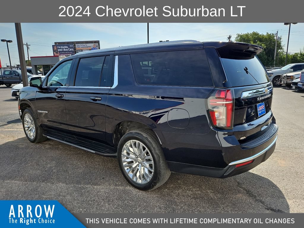 Used 2024 Chevrolet Suburban LT w/ Luxury Package AWD/4WD image 8