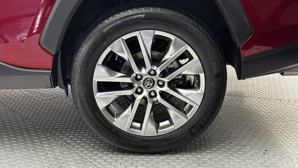 Used 2021 Toyota RAV4 XLE Premium AWD/4WD image 6