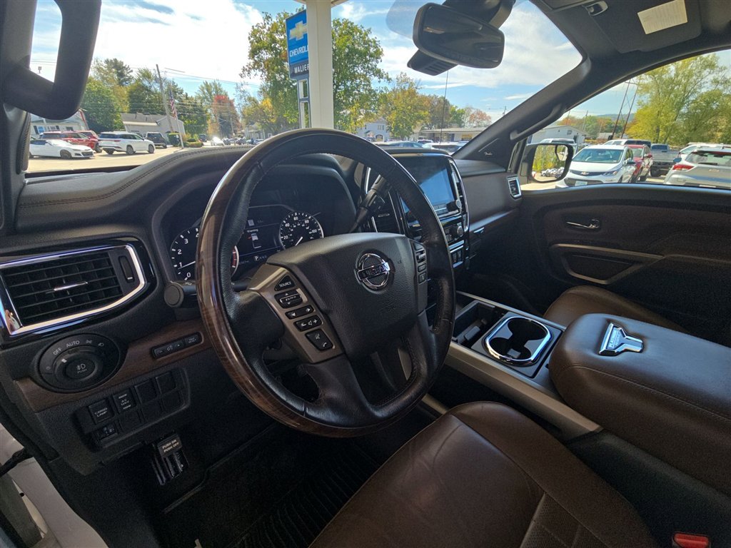 Used 2021 Nissan Titan Platinum Reserve w/ Moonroof Package image 10