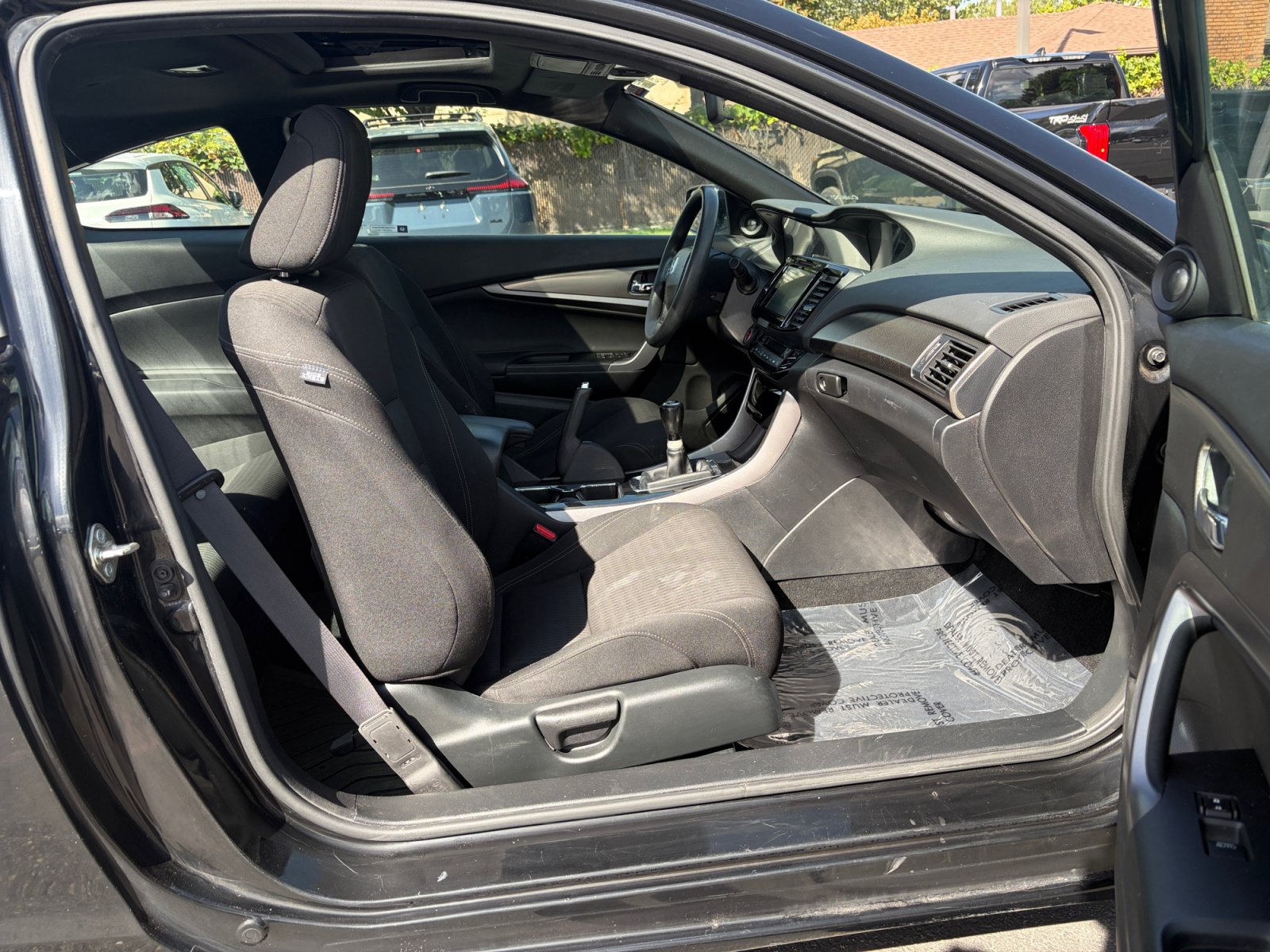 Used 2017 Honda Accord EX image 28