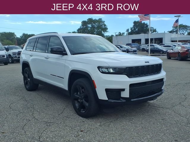 Used 2024 Jeep Grand Cherokee L Altitude AWD/4WD image 3