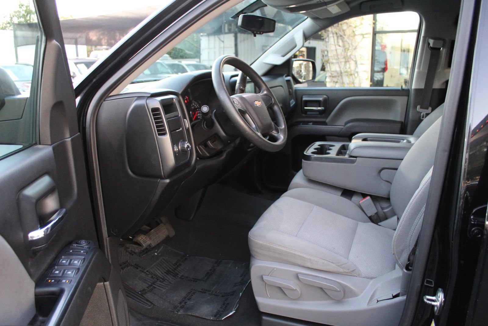 Used 2018 Chevrolet Silverado 1500 Custom w/ Custom Value Package RWD image 9