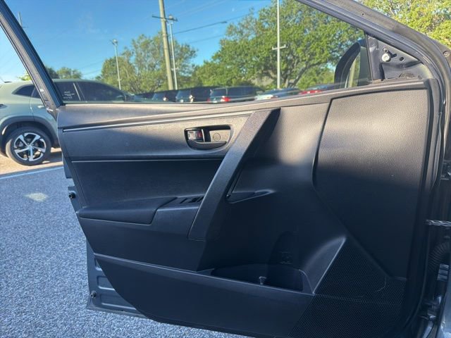 Used 2015 Toyota Corolla L image 10