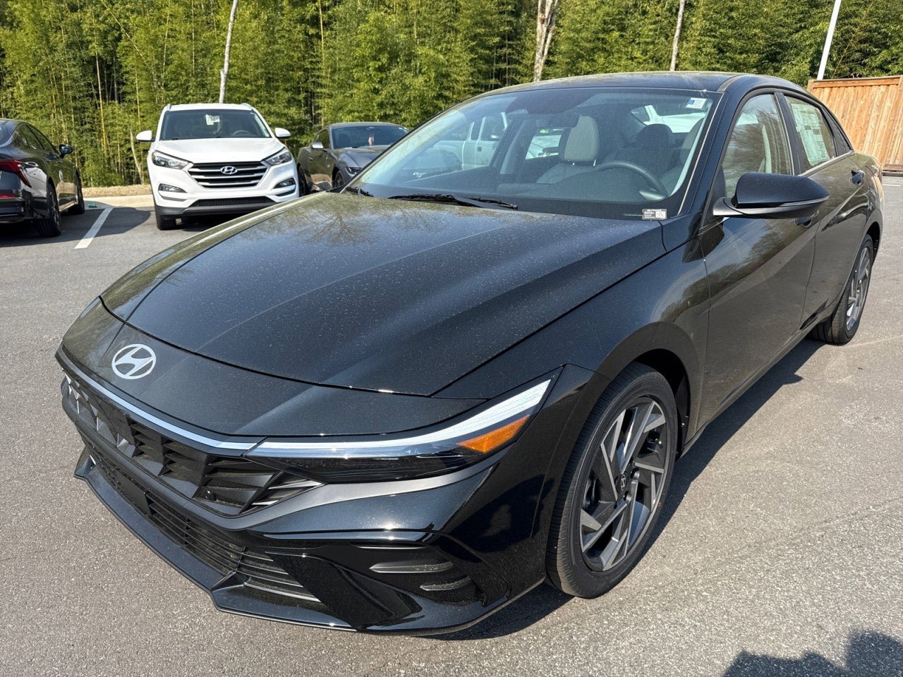 New 2026 Hyundai Elantra Limited w/ Cargo Package FWD image 3