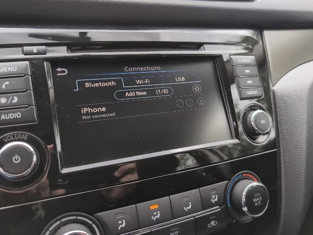 Used 2019 Nissan Rogue Sport S image 17