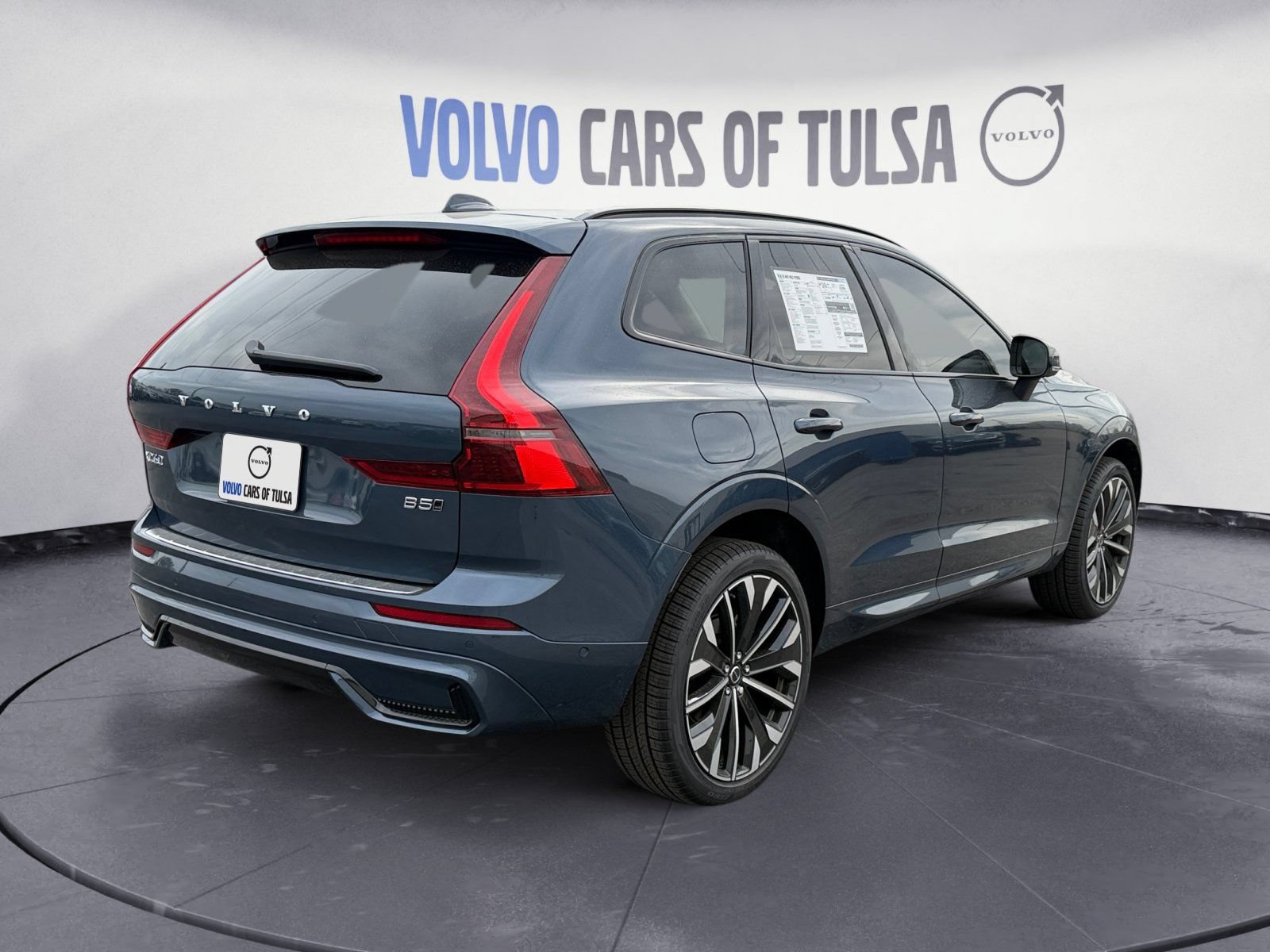New 2026 Volvo XC60 B5 Ultra w/ Protection Package Premier AWD/4WD image 5