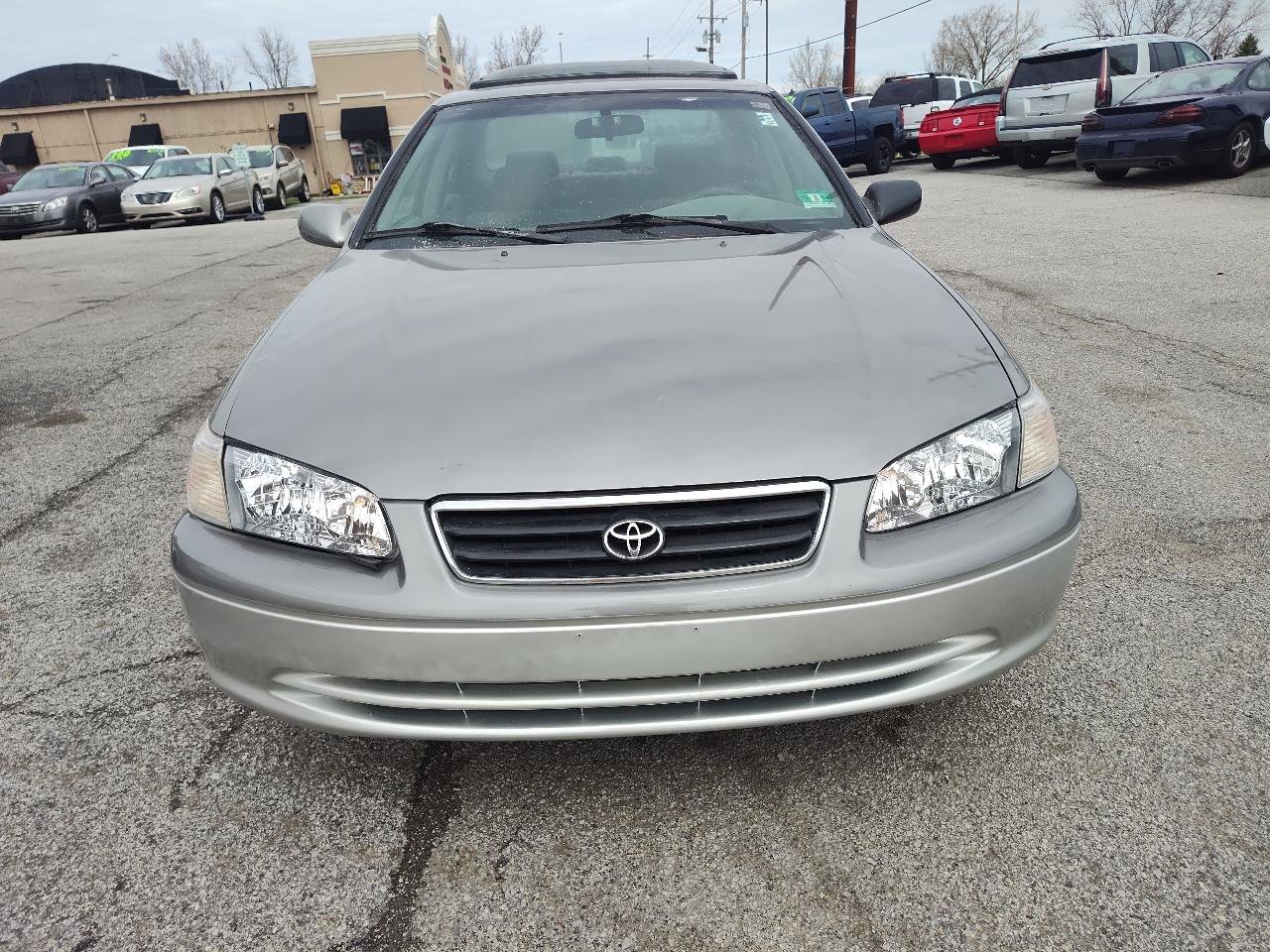 Used 2001 Toyota Camry LE FWD image 2