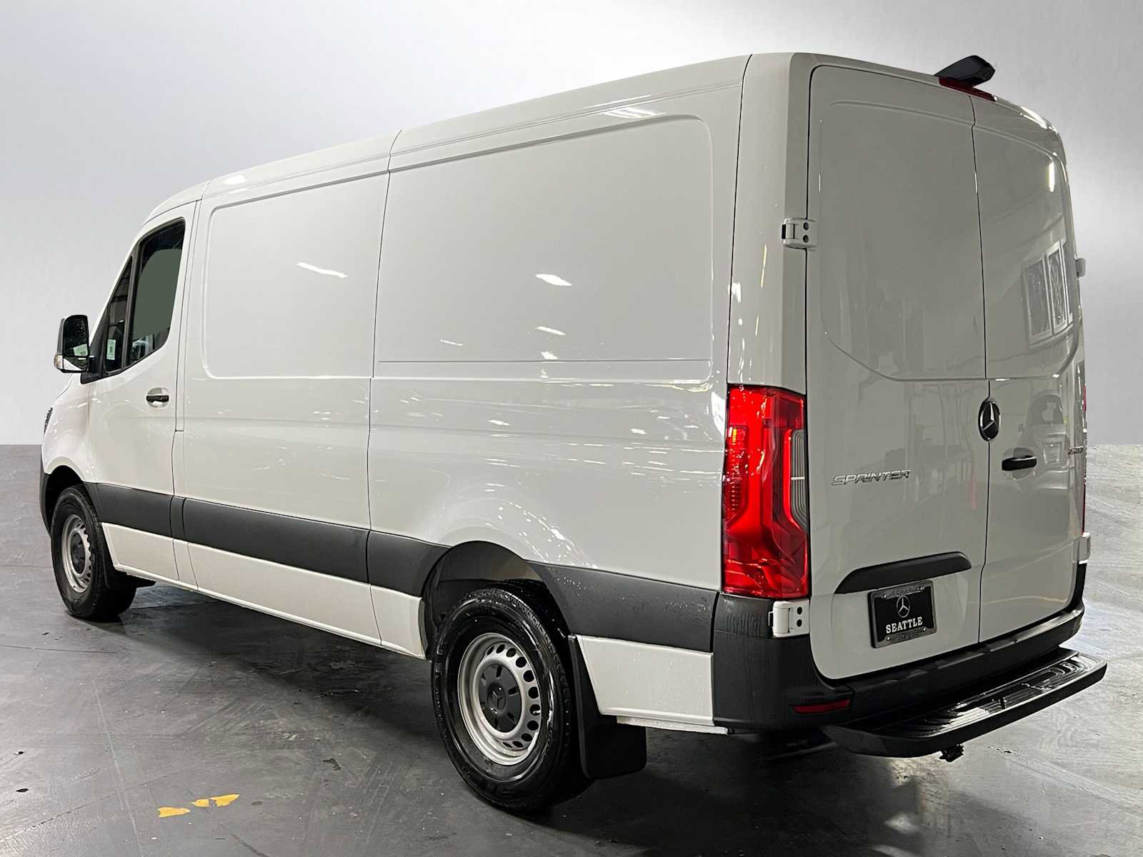Used 2025 Mercedes-Benz Sprinter 2500 image 5