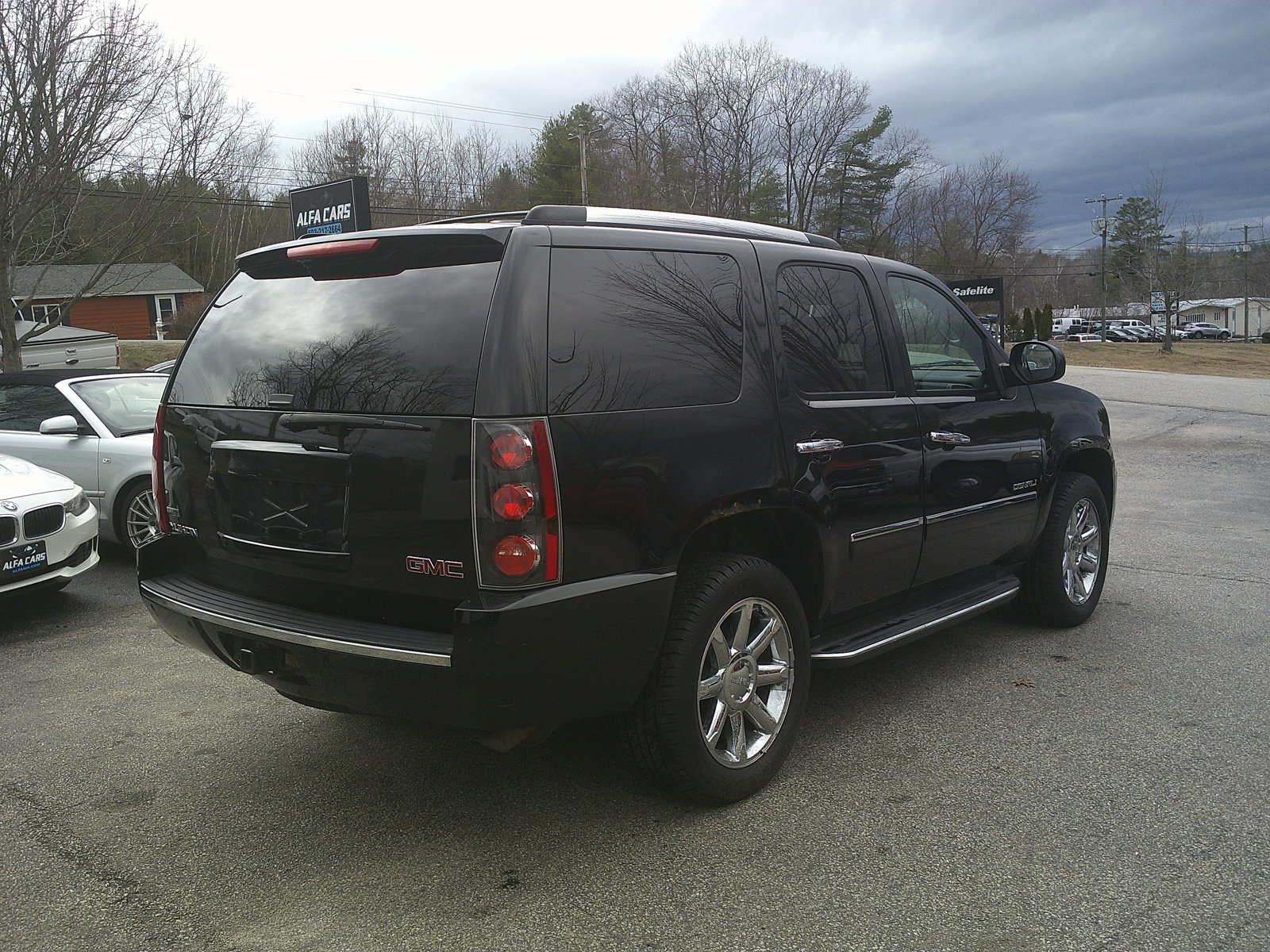Used 2011 GMC Yukon Denali image 5