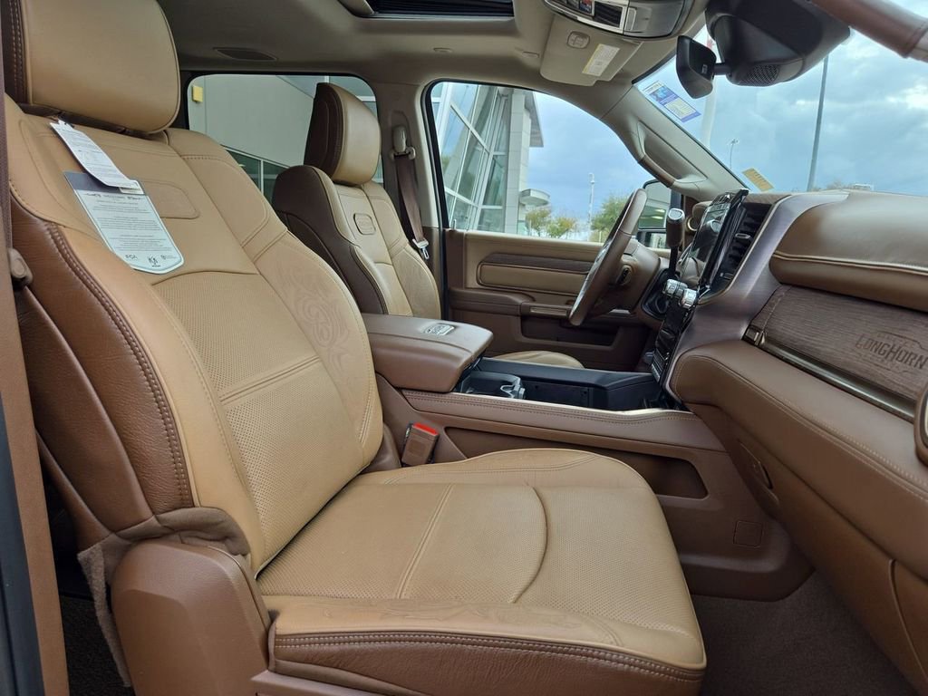 Used 2023 RAM 2500 Limited image 32