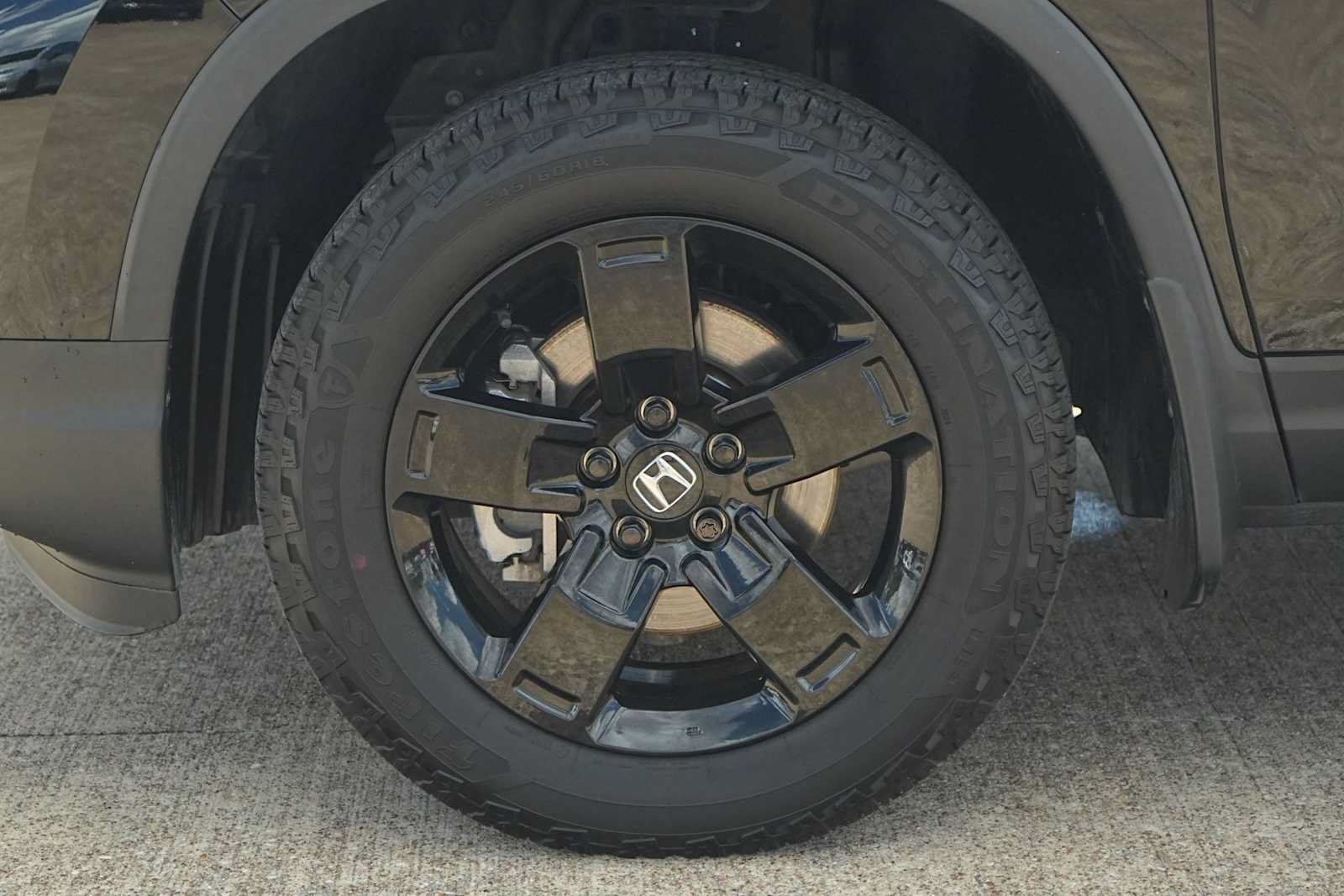 Certified 2025 Honda Ridgeline Black Edition image 6