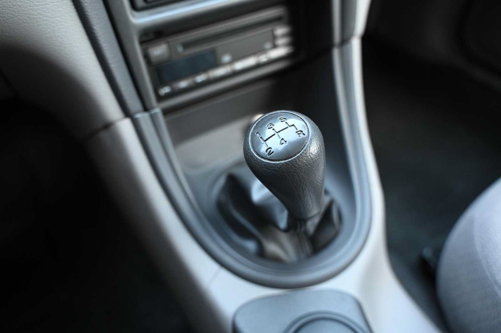 Used 2000 Ford Mustang Coupe RWD image 14