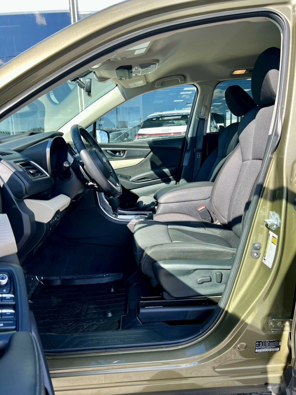 Used 2022 Subaru Ascent Premium w/ Convenience Package AWD/4WD image 15
